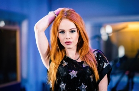 Ella Hughes porno stellare fotografie