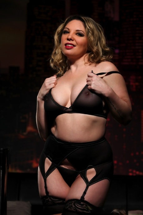 Kiki Daire nudi di stelle galleria