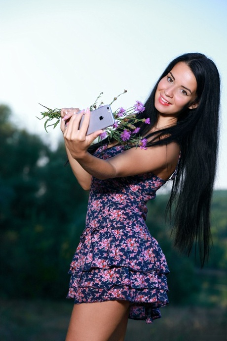 bellissime ragazze dai capelli neri con le gambe aperte nudi perfetti fotografie