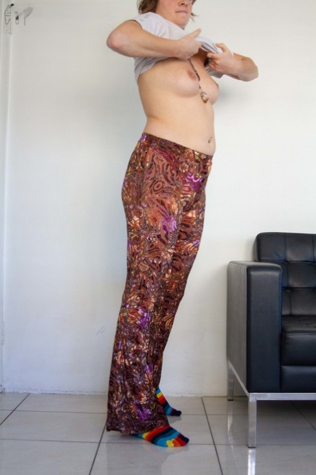 Charlotte Sartre capelli corti hd caldo collezione