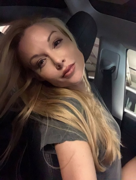 Kayden Kross modella di nudi archivio