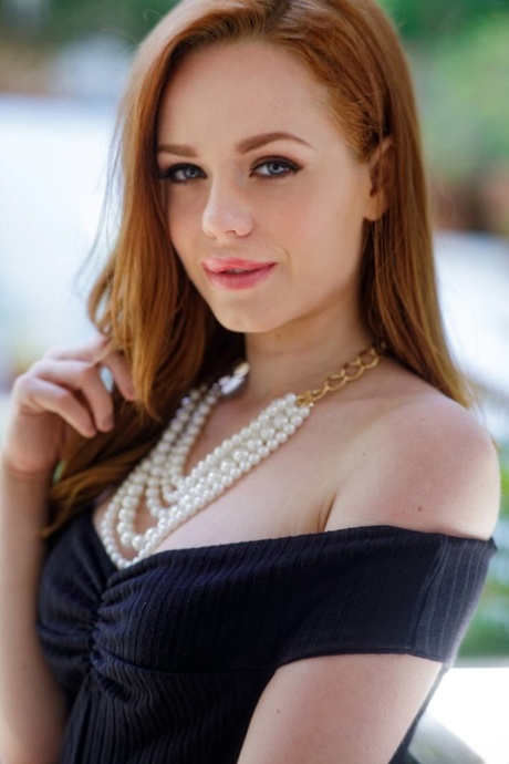 Ella Hughes bellissima pornostar Immagine