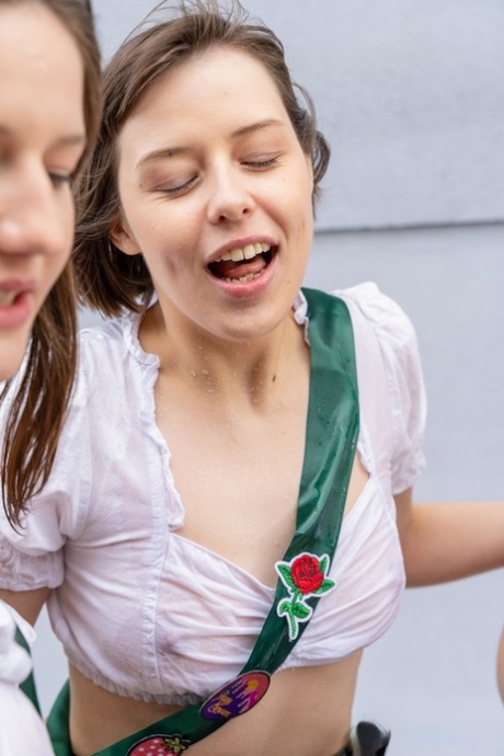 grande bruna latina matura caldo esclusivo archivio